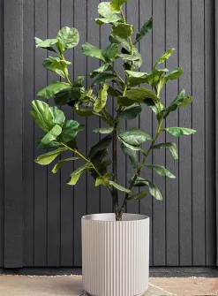 Grooved minimalist planter