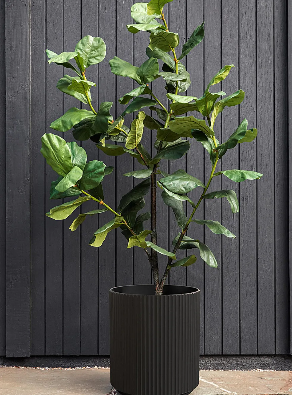 Grooved minimalist planter
