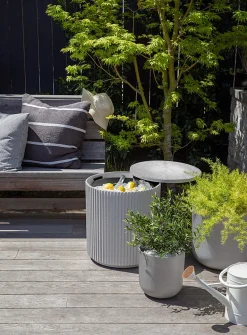 Grooved side table cooler