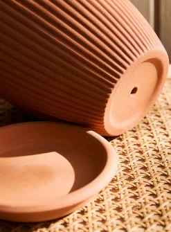 Grooved terracotta planter