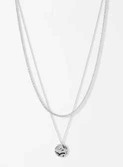 Hammered medallion chains