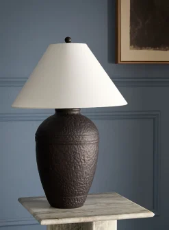Hammered resin base table lamp