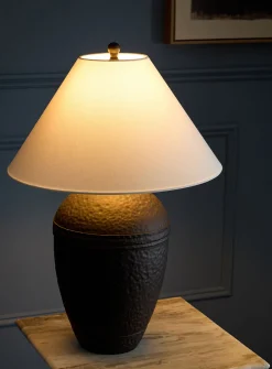 Hammered resin base table lamp