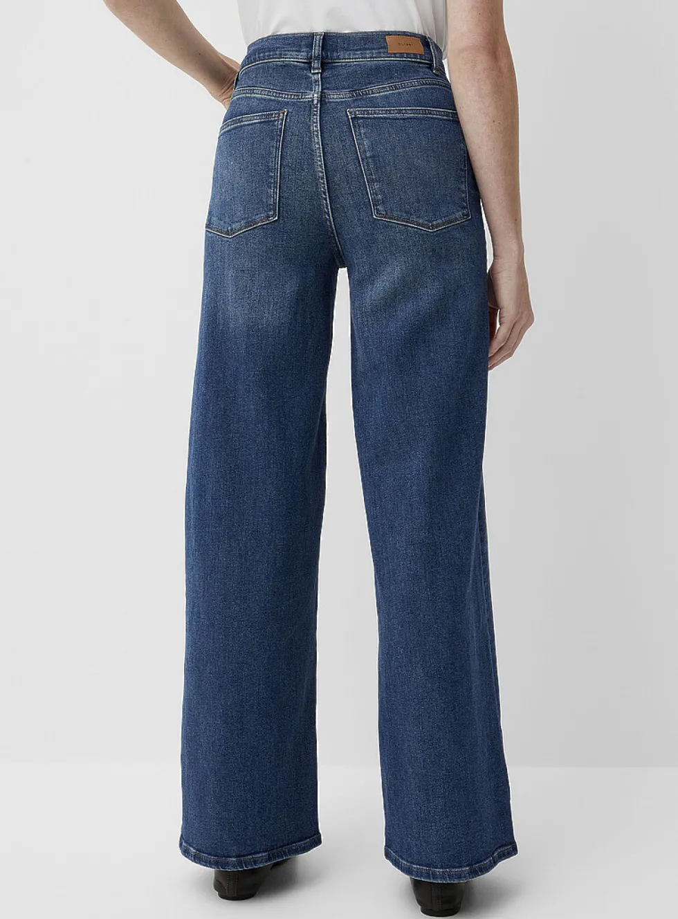 Hepburn medium-indigo jean