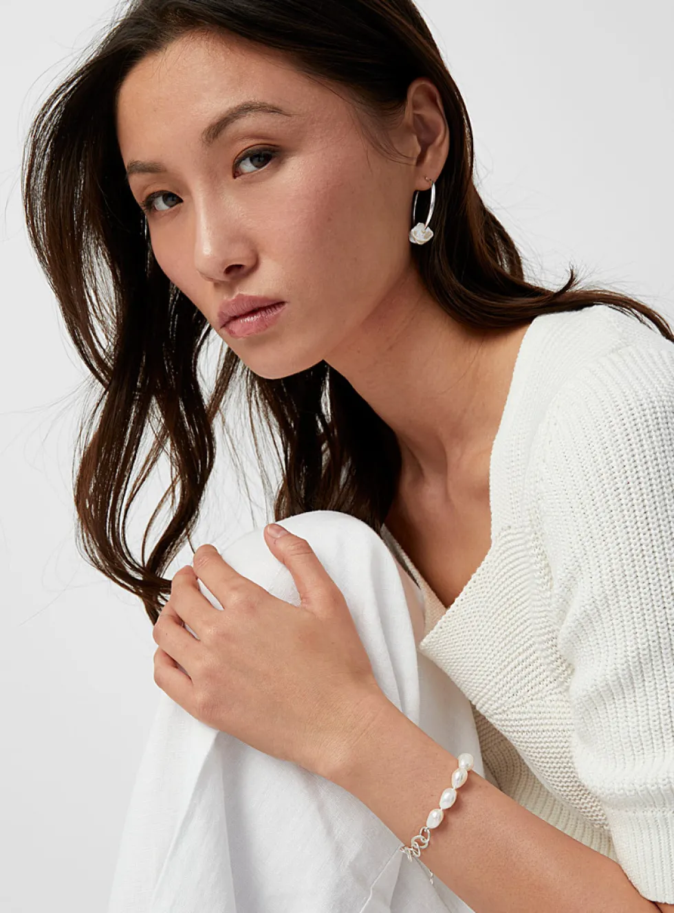 Hera pearly bead earrings