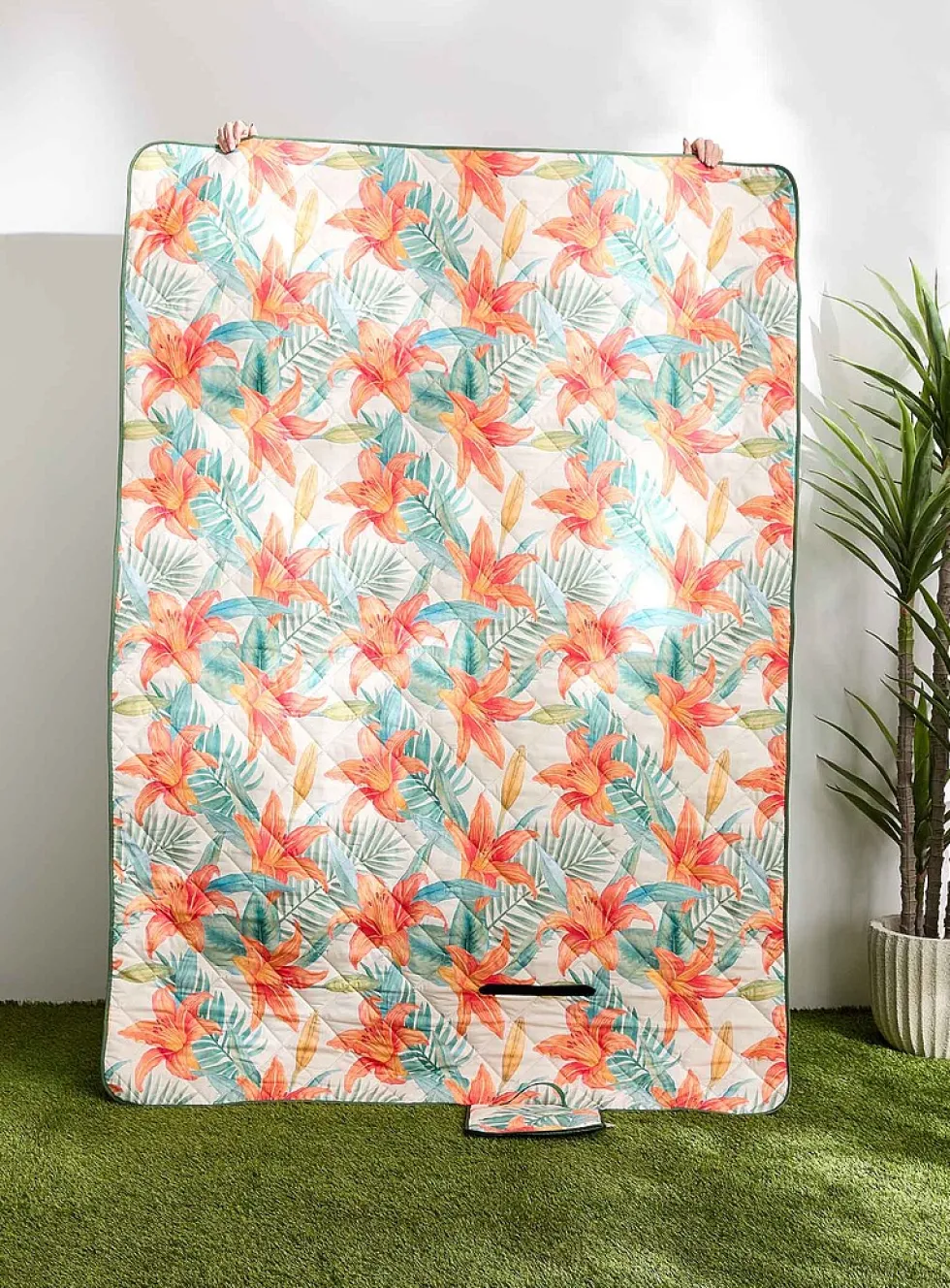 Hibiscus flowers picnic blanket