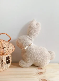 High-pile fleece bunny cushion