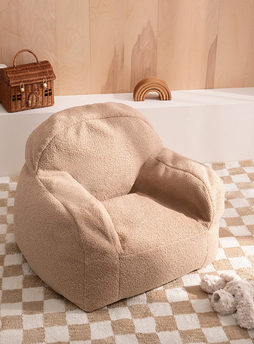 High-pile fleece mini chair