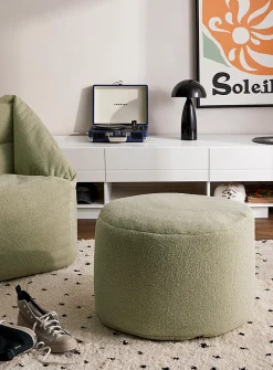High-pile fleece pouf