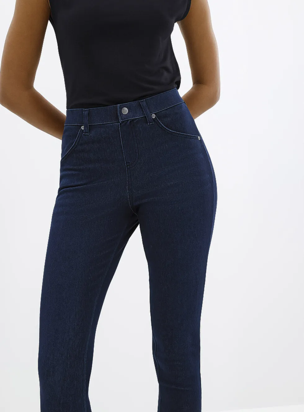 High-rise essential jegging