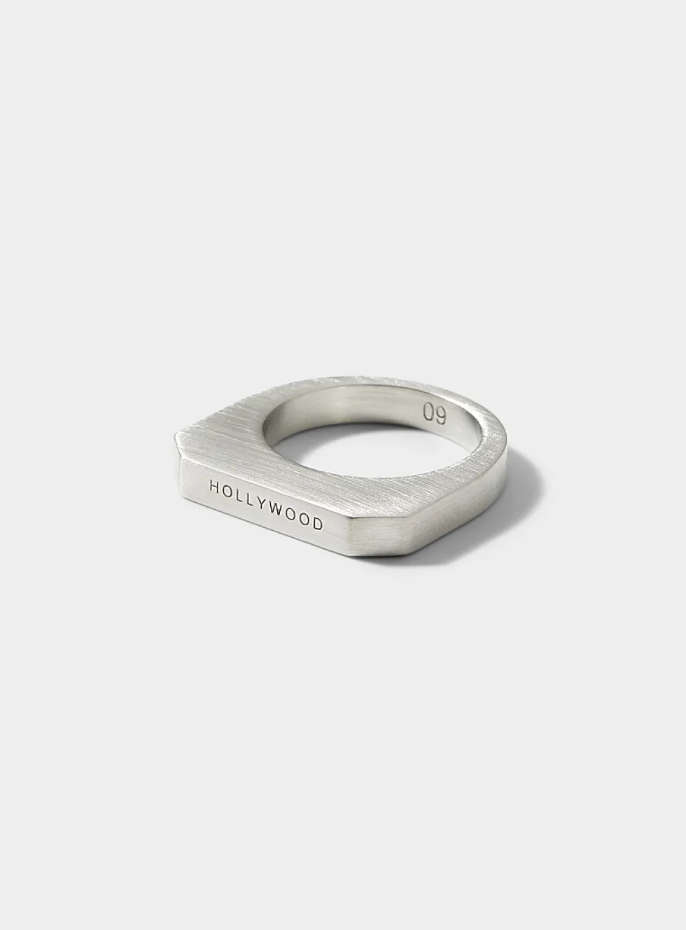 Hollywood ring
