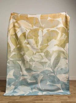 Horizon Flora leaf pattern throw