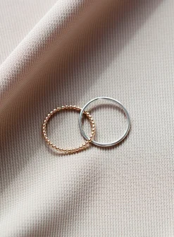 Interlaced bands ring