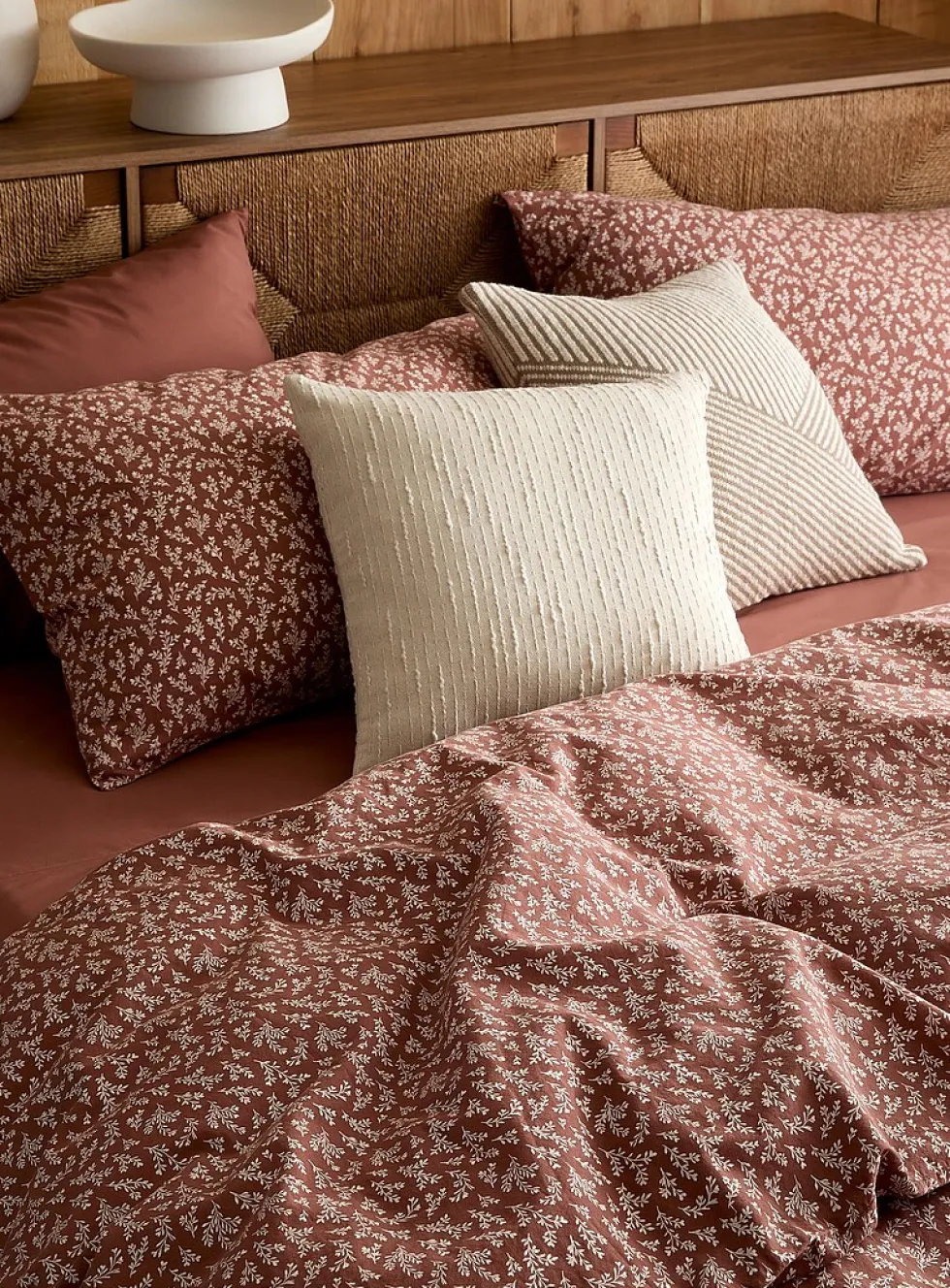 Inviting foliage duvet cover set