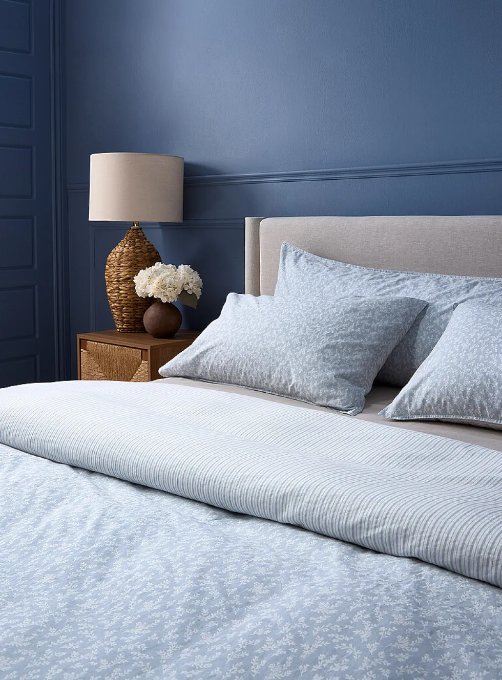 Inviting foliage duvet cover set