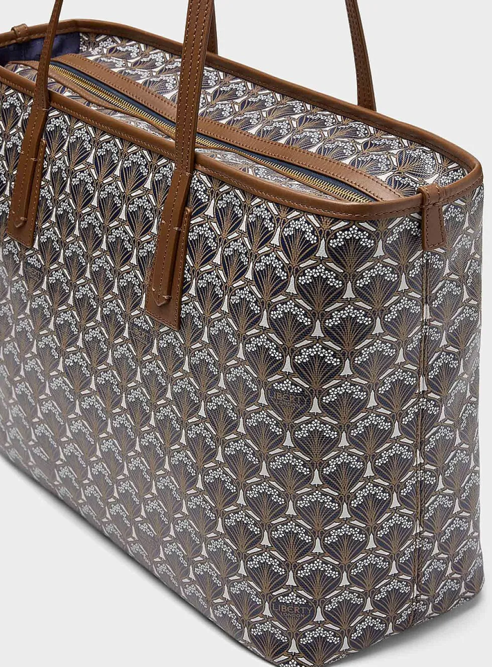 Iphis Malborough tote bag