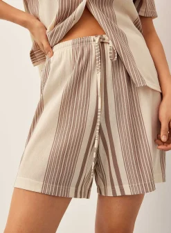 Irregular stripes piqué short