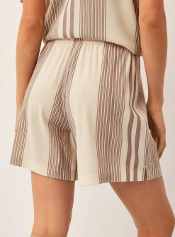 Irregular stripes piqué short