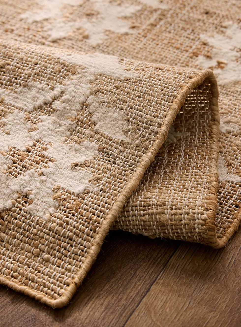 Ivory flowers wool and jute rug