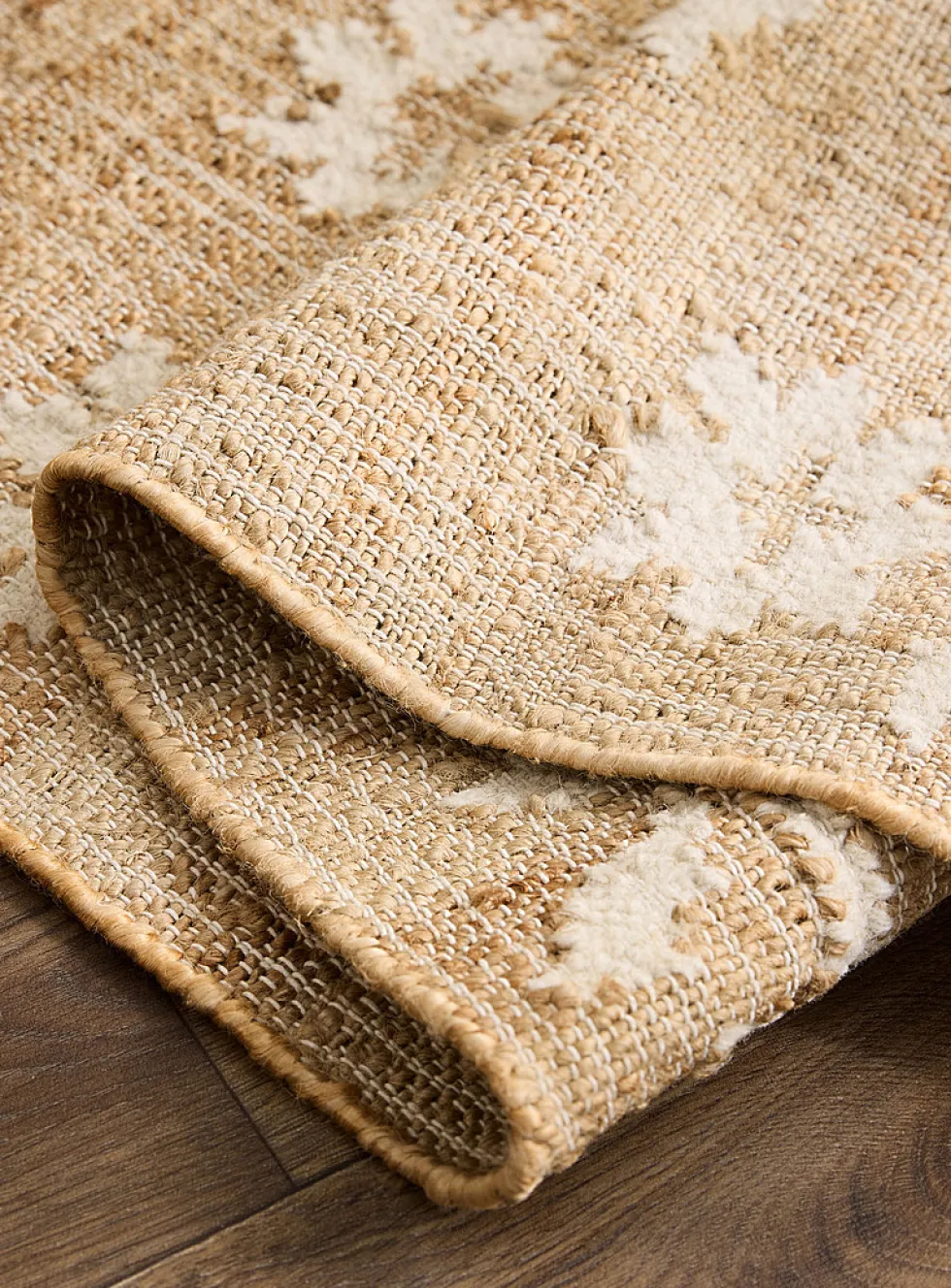 Ivory flowers wool and jute hallway rug
