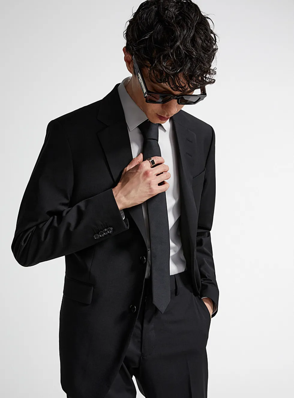 Justin monochrome suit