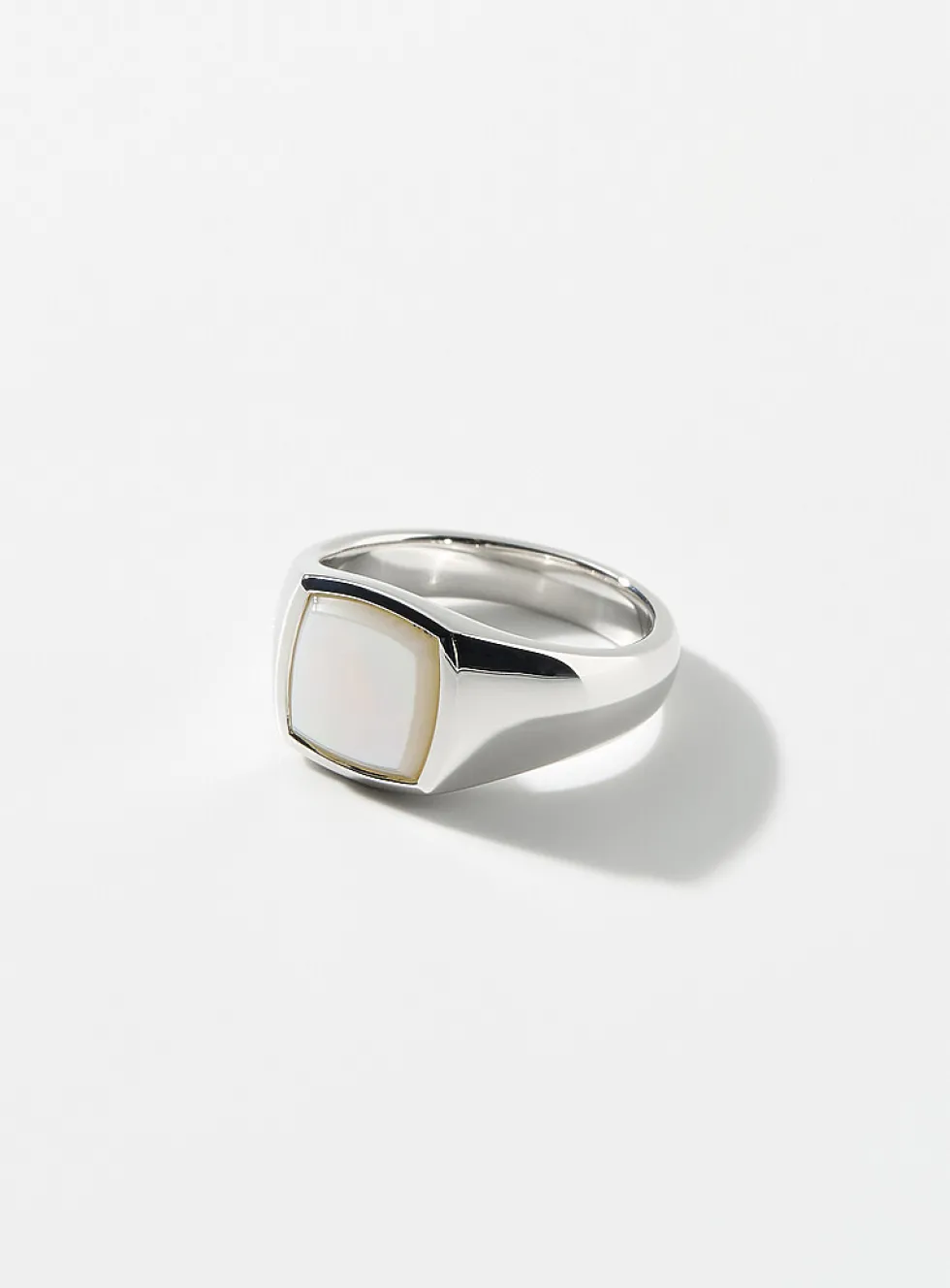 Kay mother-of-pearl signet ring