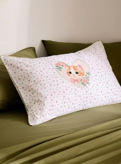 Kitten and mini-roses print pillowcase