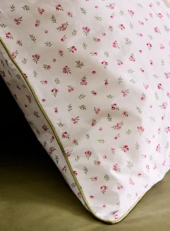 Kitten and mini-roses print pillowcase