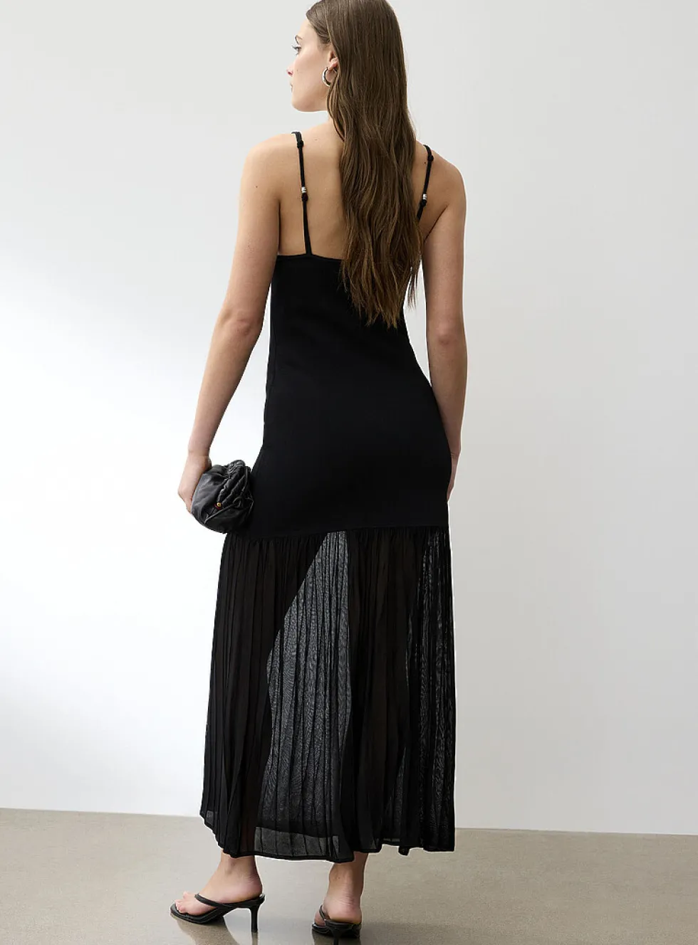 Knotted strap maxi dress