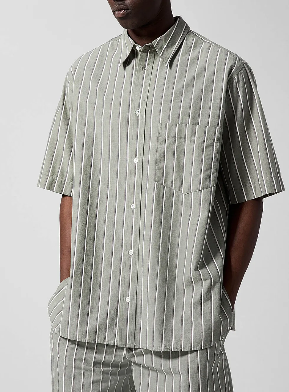 Labilio vertical stripes short-sleeve shirt