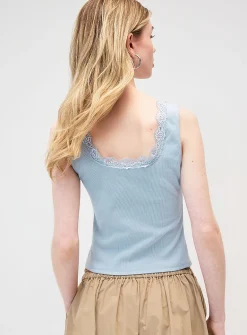 Lace collar cropped cami