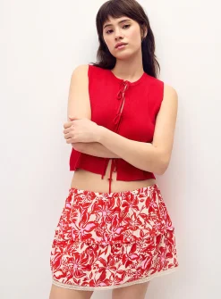 Lace-hem crinkled skort