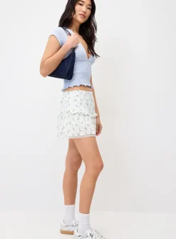 Lace-hem crinkled skort