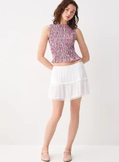 Lace-hem crinkled skort