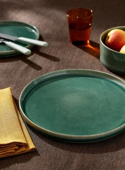 Large modern grooved plate