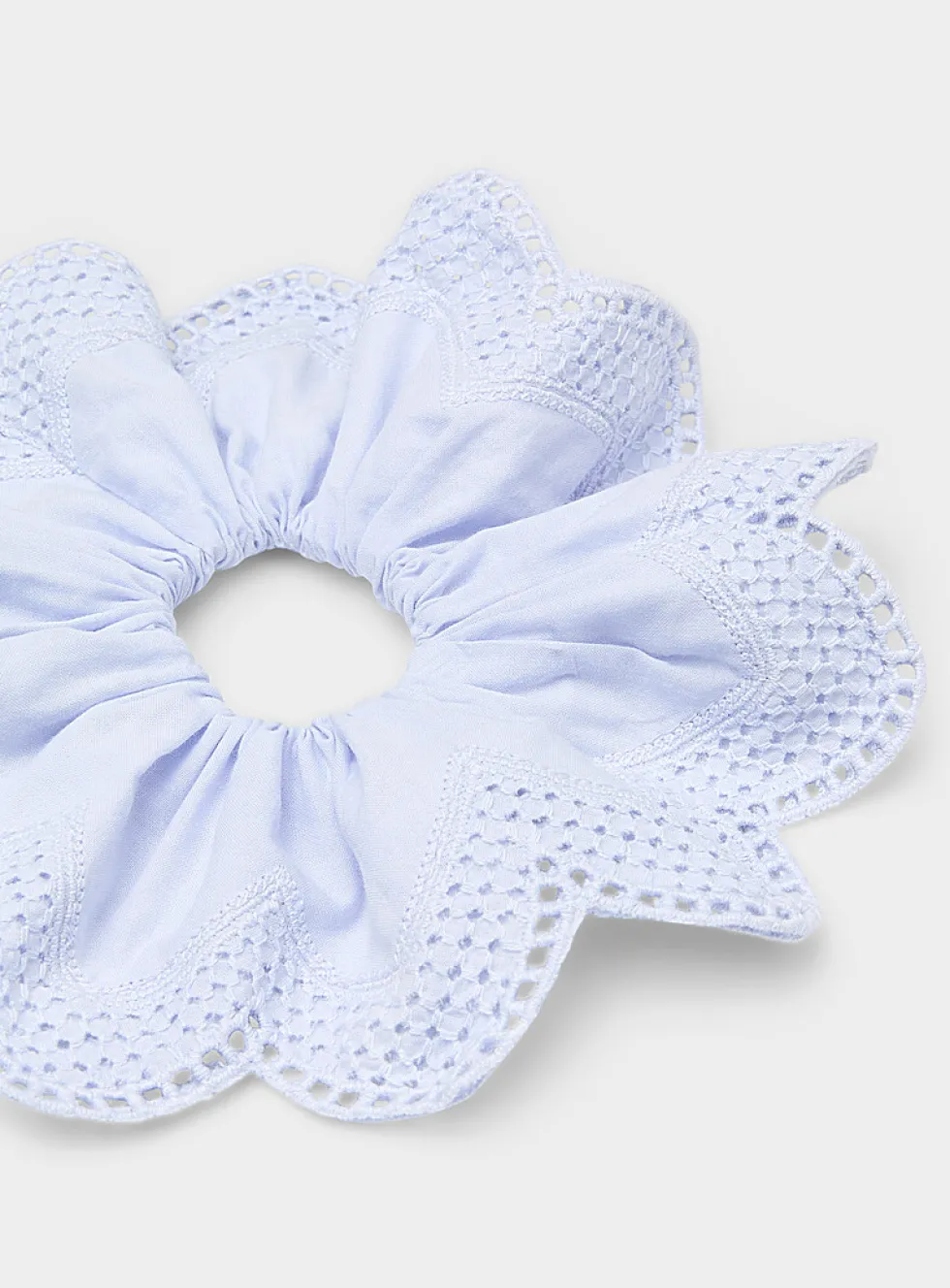 Large pearl and openwork scalloped scrunchie