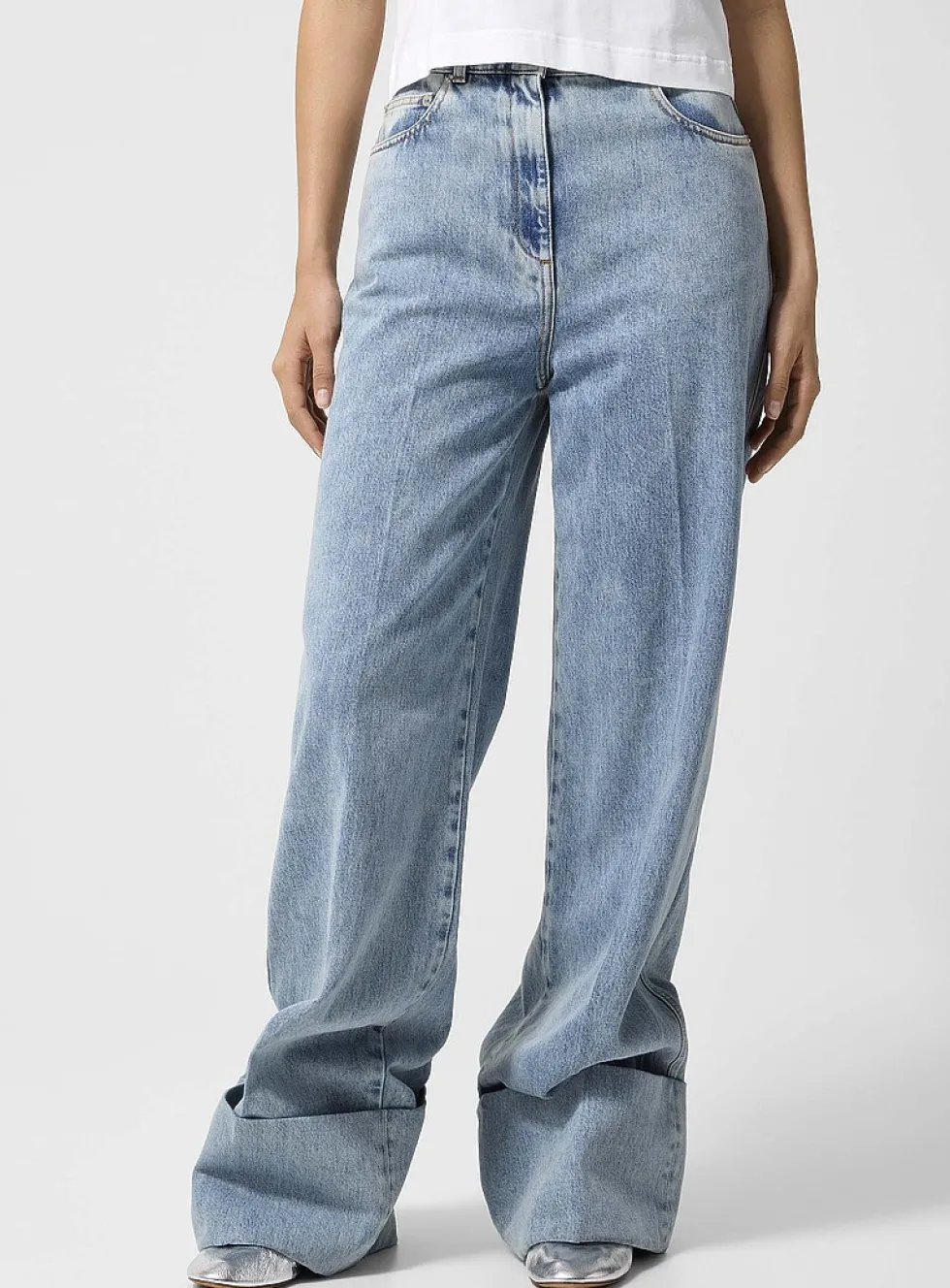 Large turn-ups wide-leg jean