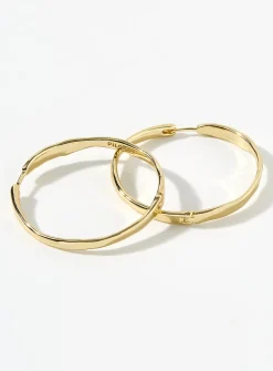 Large wavy hoops
