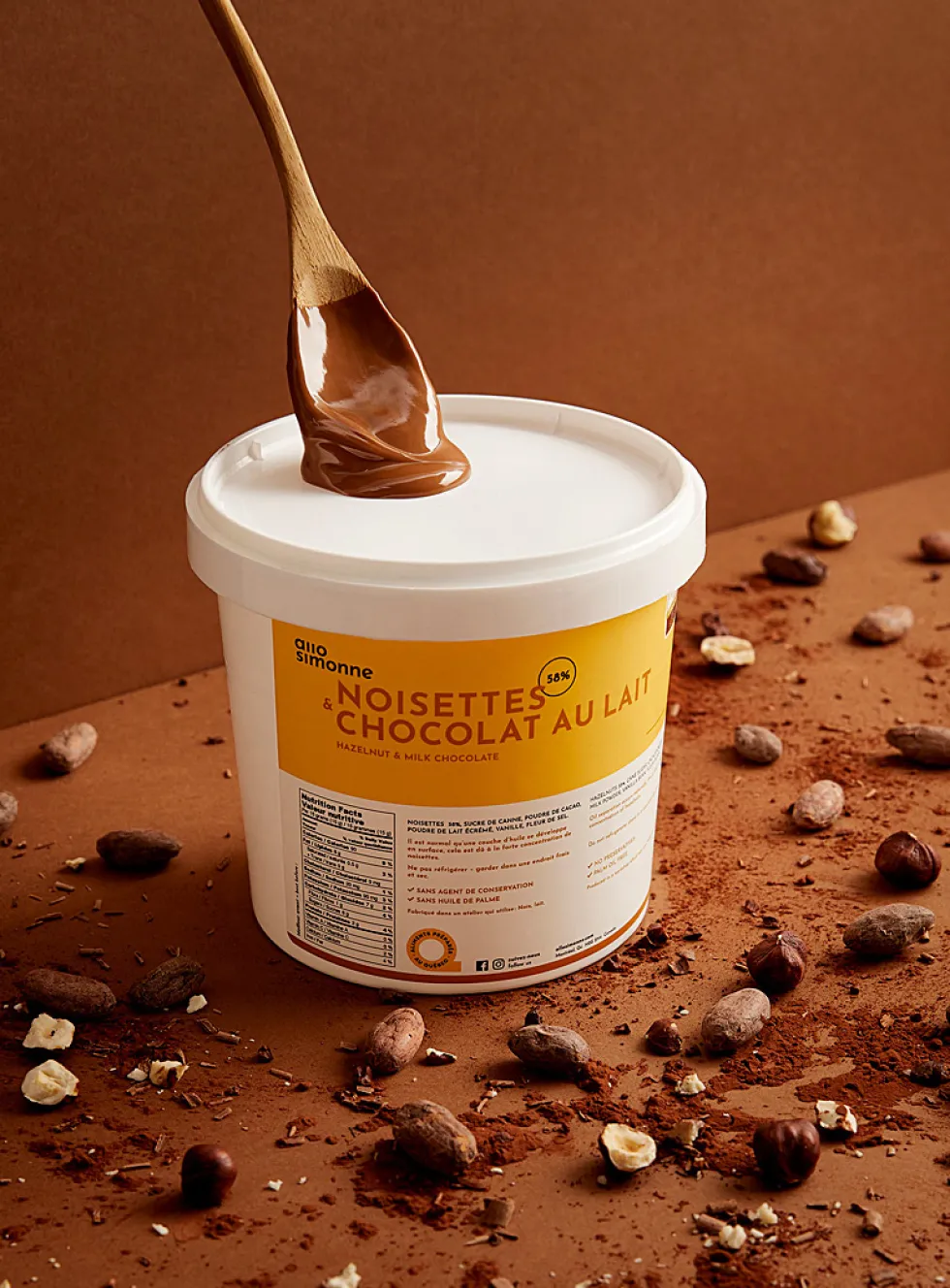 Large-size chocolate and hazelnut spread