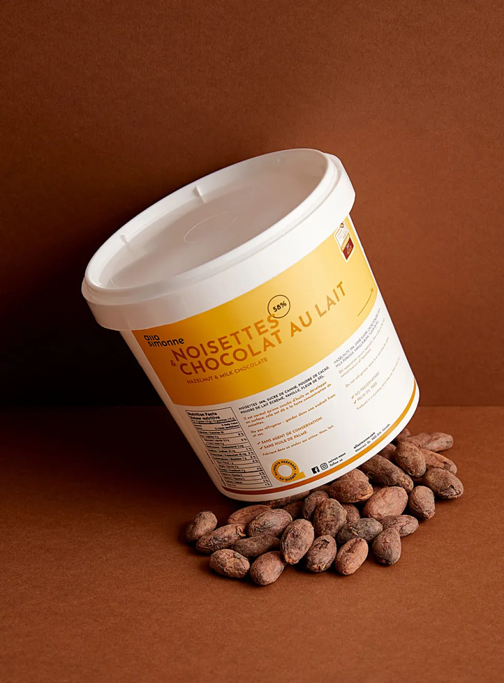 Large-size chocolate and hazelnut spread