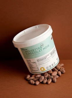 Large-size chocolate and hazelnut spread