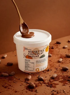 Large-size Jaguar chocolate and hazelnut spread
