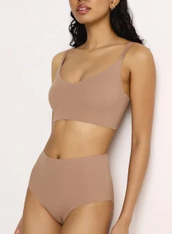 Laser-cut stretch high-waist classic hipster