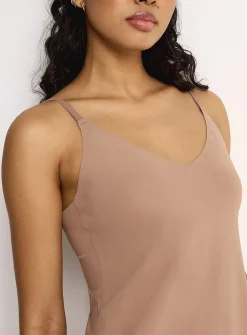 Laser-cut V-neck slip