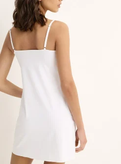 Laser-cut V-neck slip