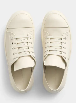 Leather low-top sneaker