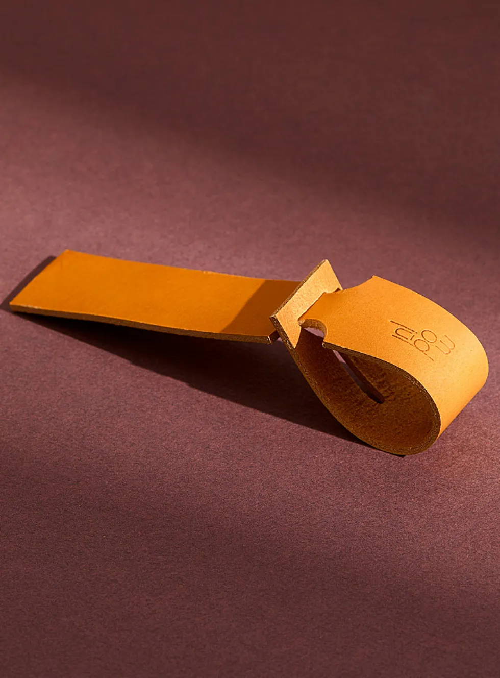 Leather luggage tag