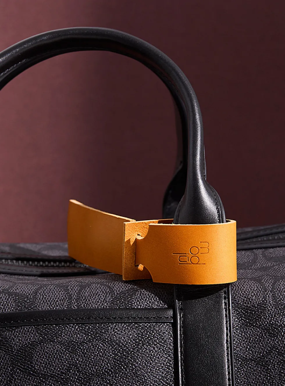 Leather luggage tag