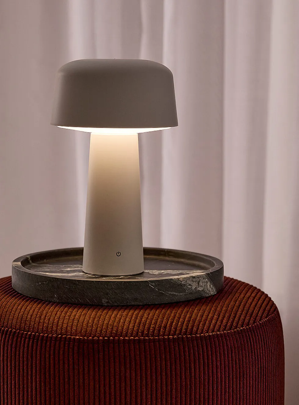 Lenny cordless LED table lamp