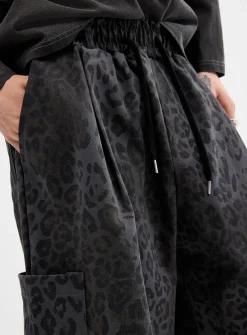 Leopard denim loose pull-on Bermudas